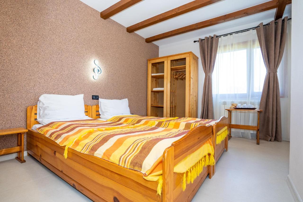 Hotel Casa Nikita Vama Veche Exterior foto